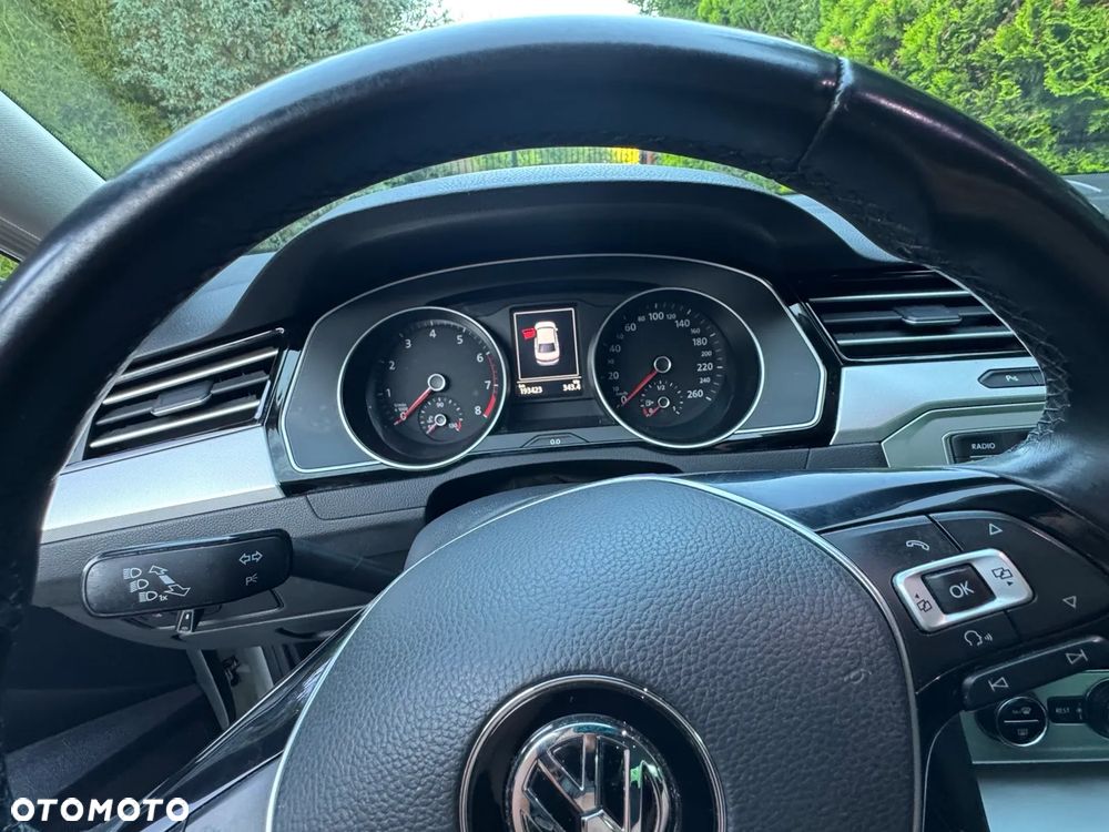 Volkswagen Passat 1.8 TSI BMT Comfortline - 16