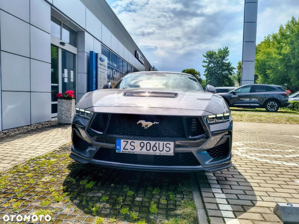 Ford Mustang - 4
