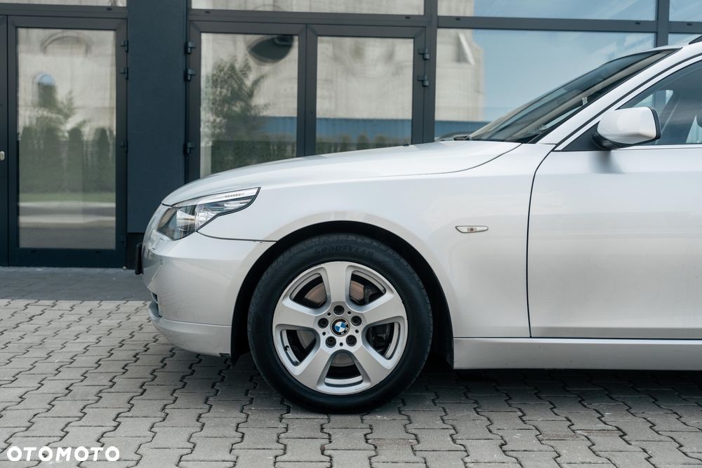 BMW Seria 5 525d xDrive Edition Exclusive - 13