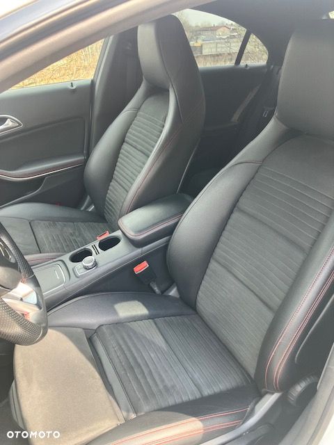 Mercedes-Benz CLA 200 7G-DCT AMG Line - 10