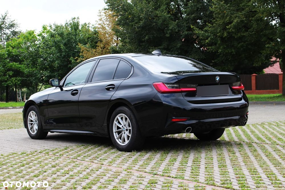 BMW Seria 3 318d Sport Line - 5