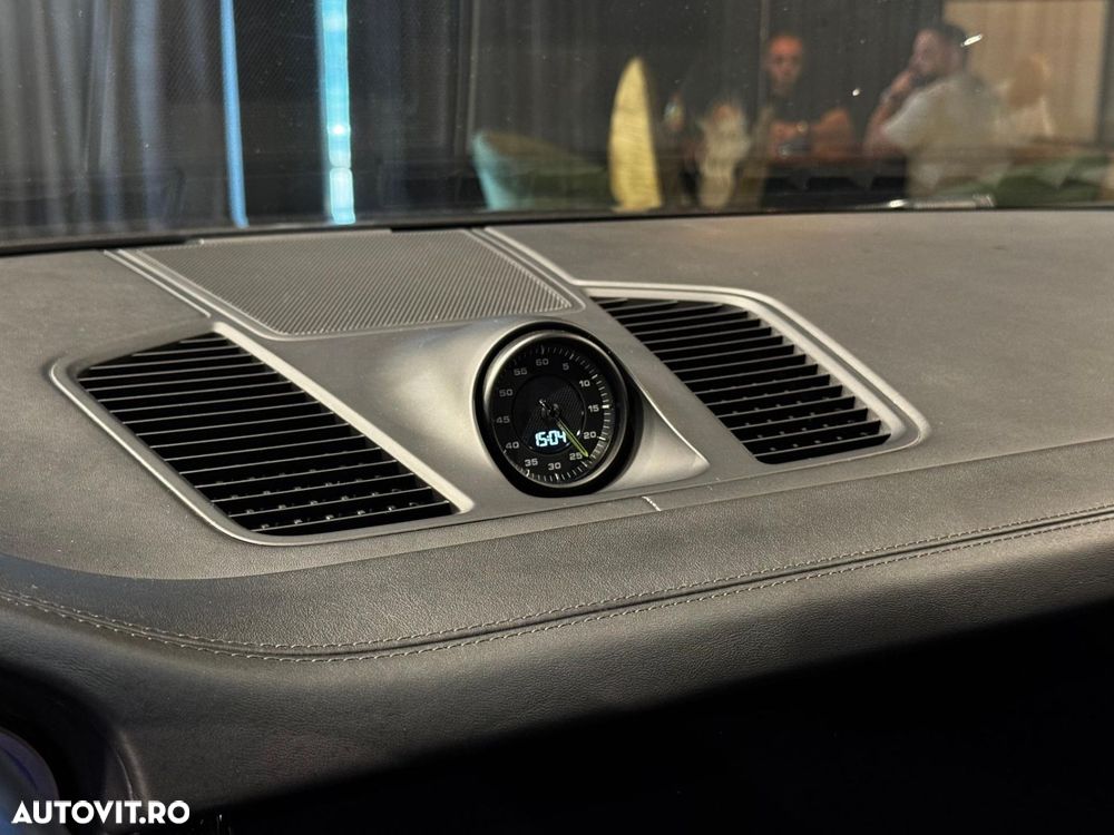 Porsche Cayenne - 28