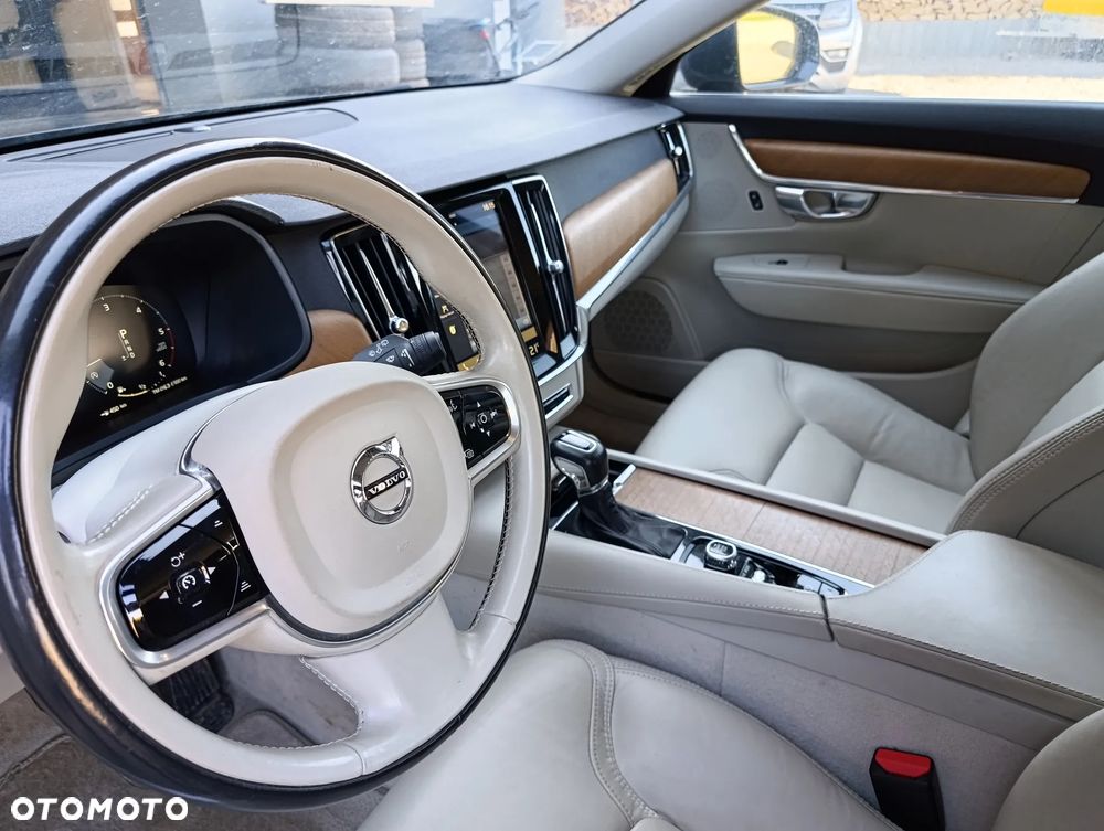 Volvo V90 - 24