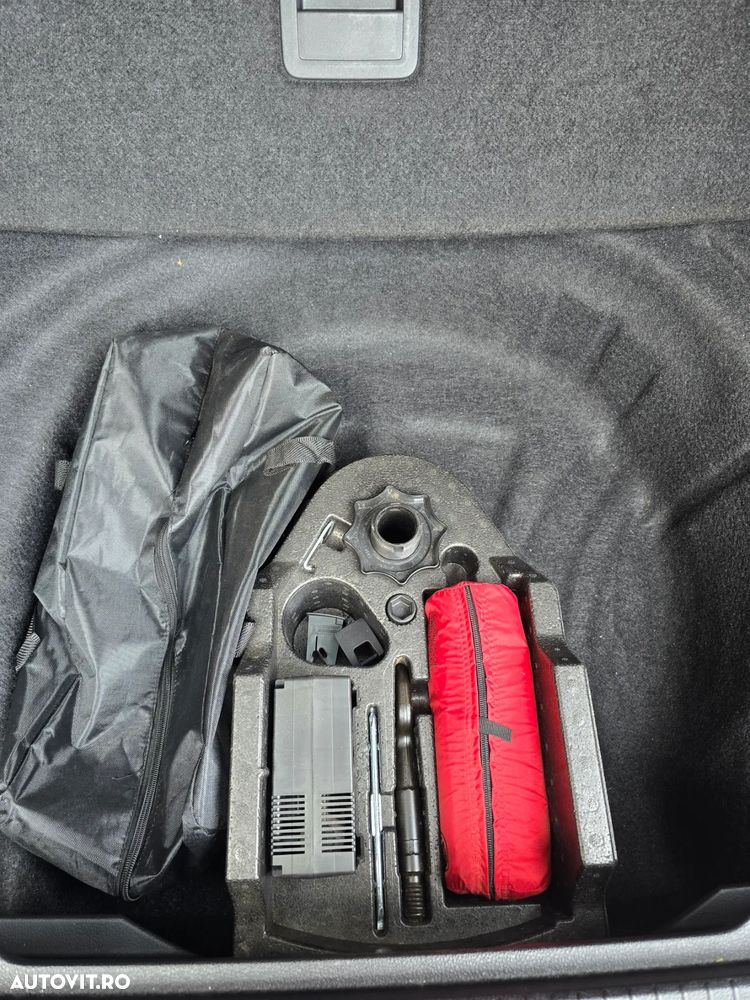 Volkswagen Passat 2.0 TDI SCR DSG Business - 22