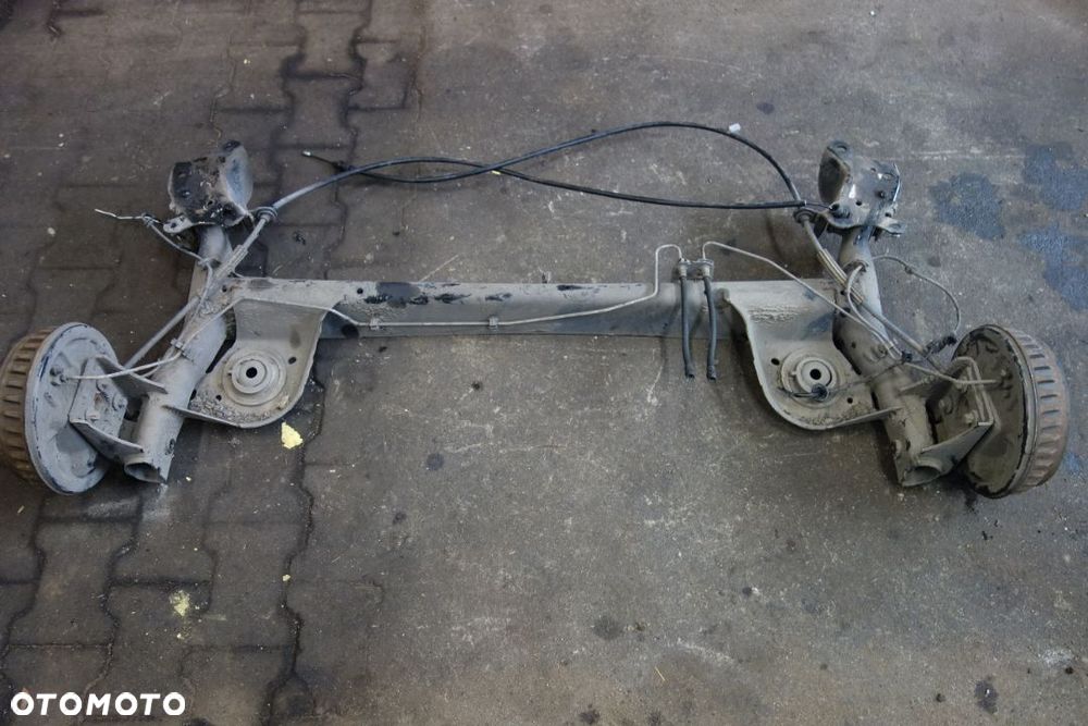 BELKA ZAWIESZENIE TYŁ RENAULT ZOE - 1