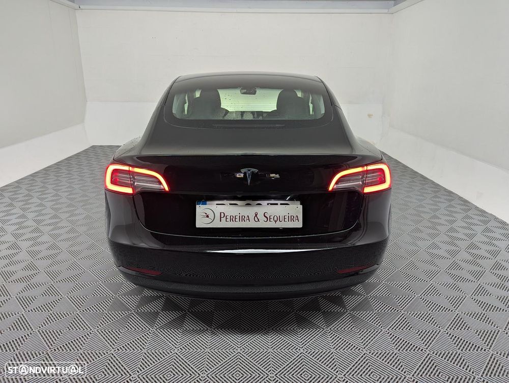 Tesla Model 3 Long Range Tração Traseira - 27