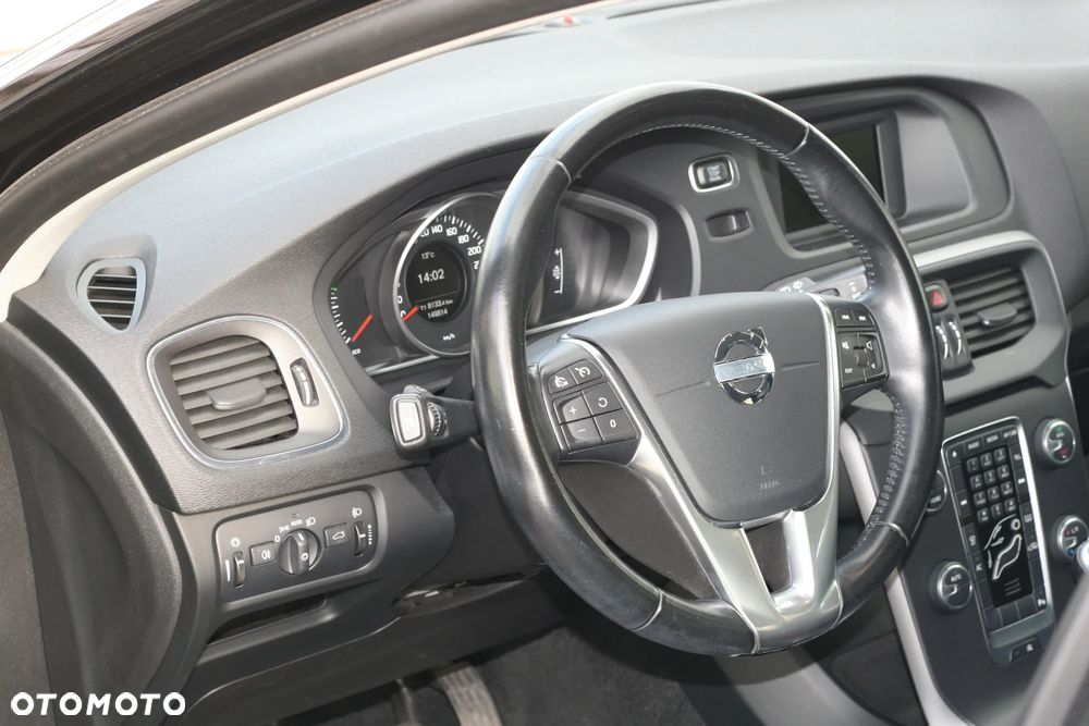 Volvo V40 T2 Momentum - 11