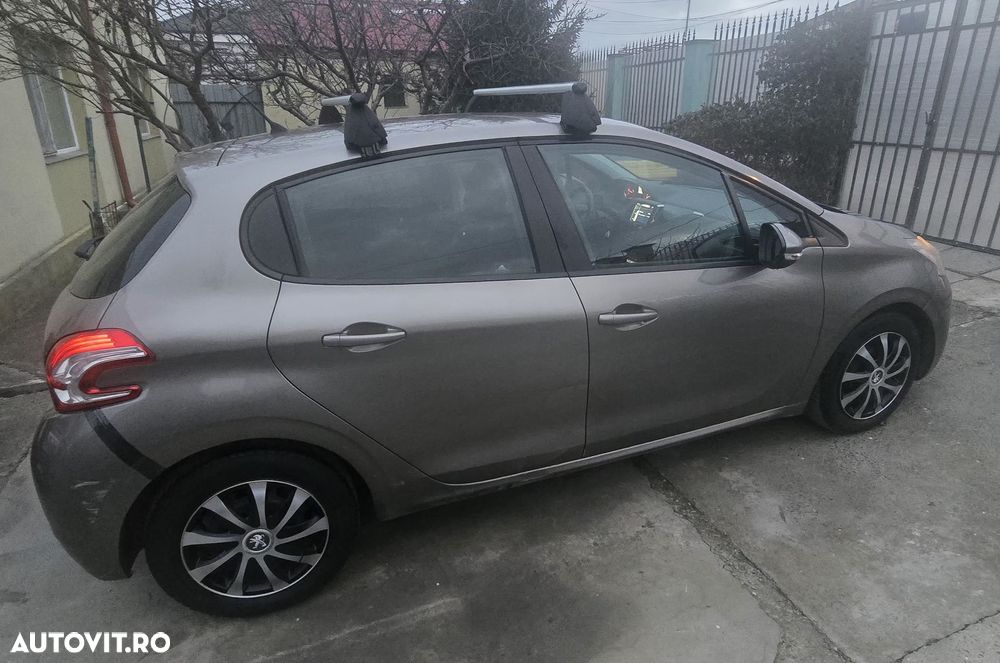 Peugeot 208 - 12
