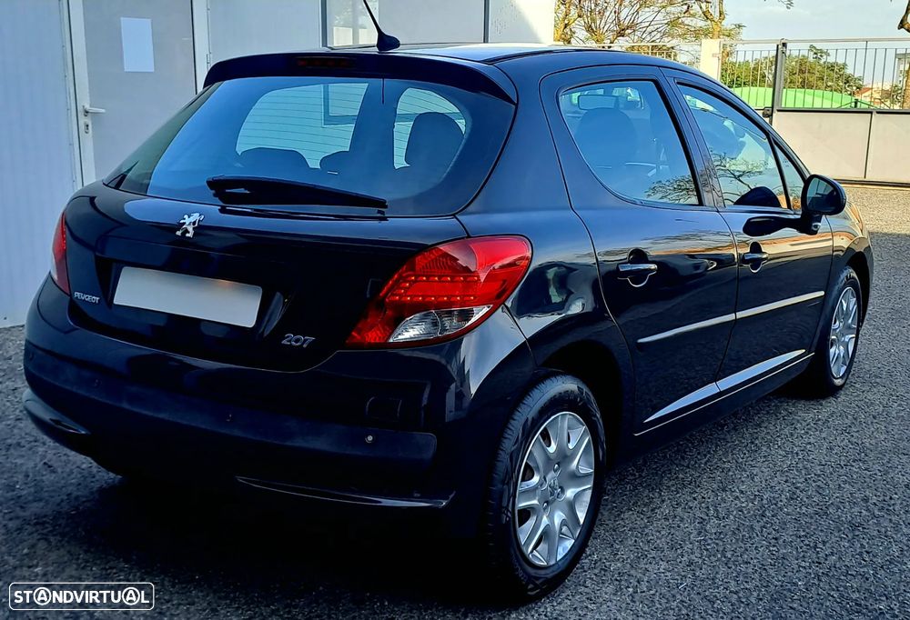 Peugeot 207 1.4 16V Active - 32
