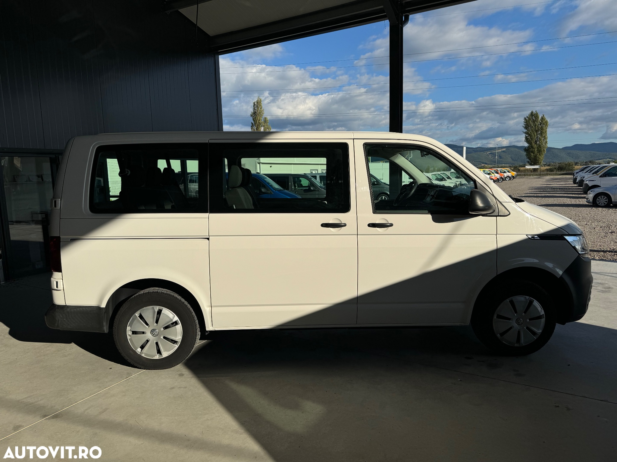 Volkswagen Transporter T6.1 Kurz Plus Trendline - 12