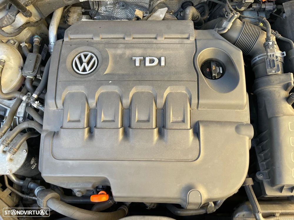 VW Golf 1.6 TDi Trendline BlueMotion - 6