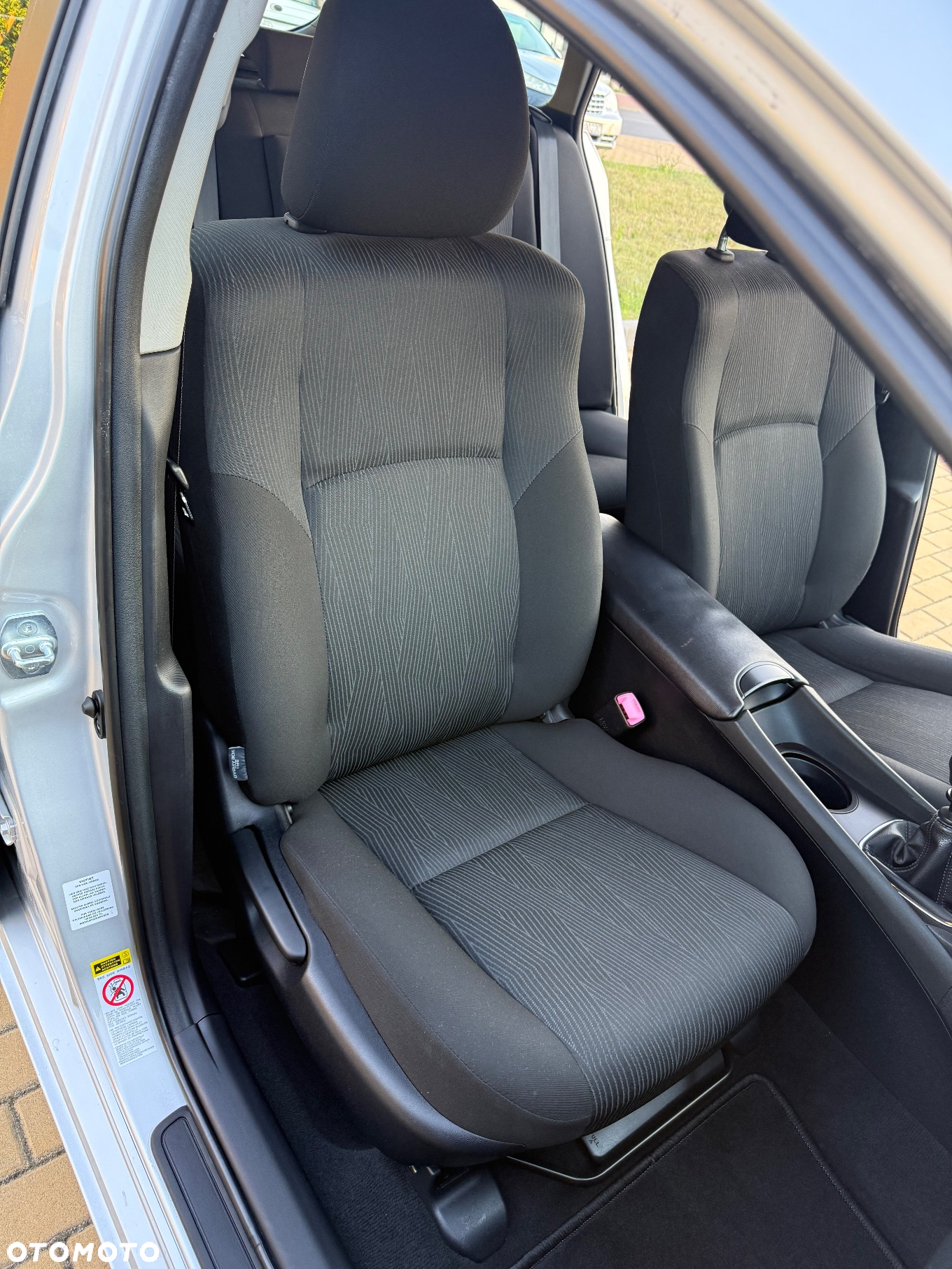 Toyota Avensis 1.6 Active - 13