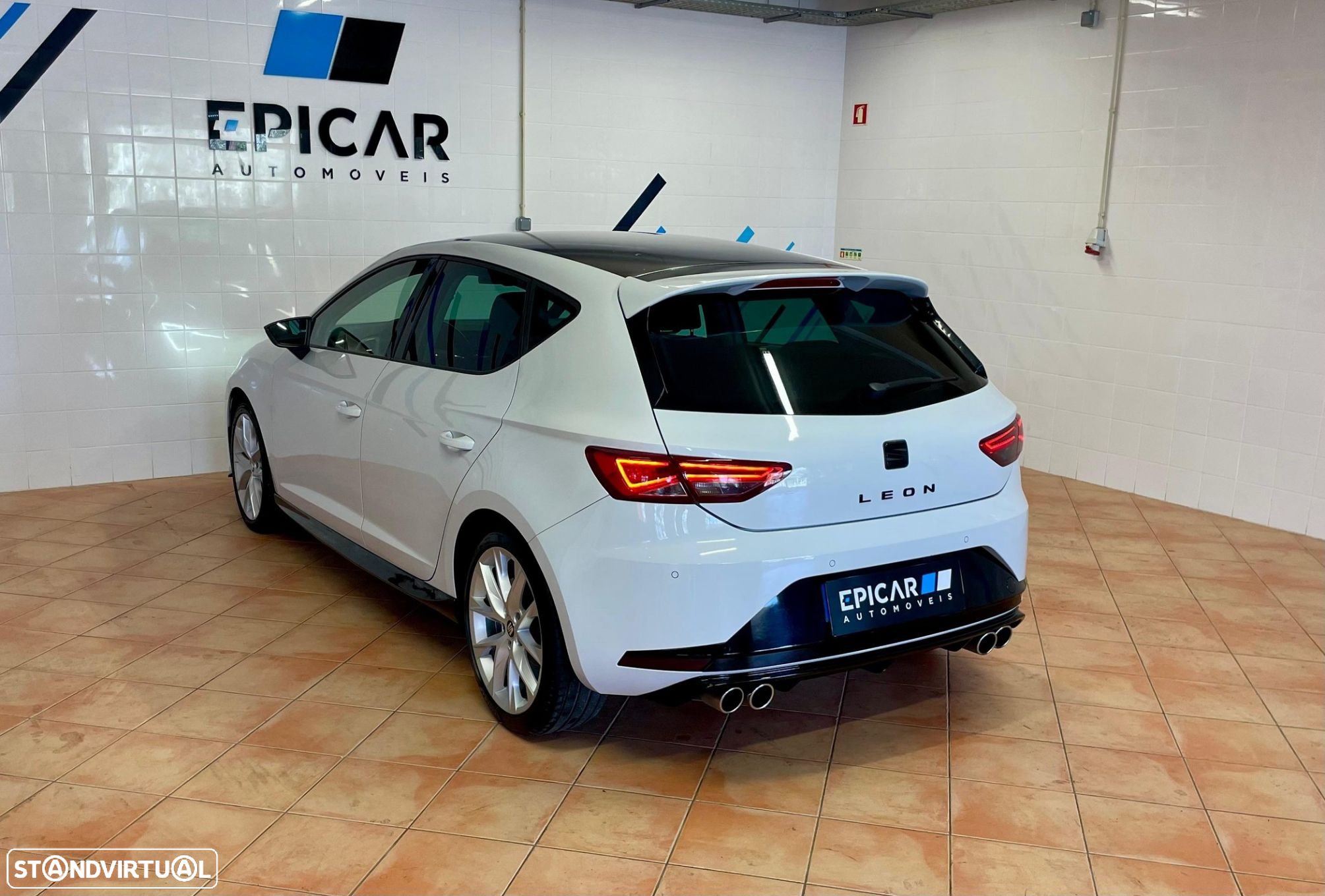 SEAT Leon 2.0 TDI DPF S&S FR - 10