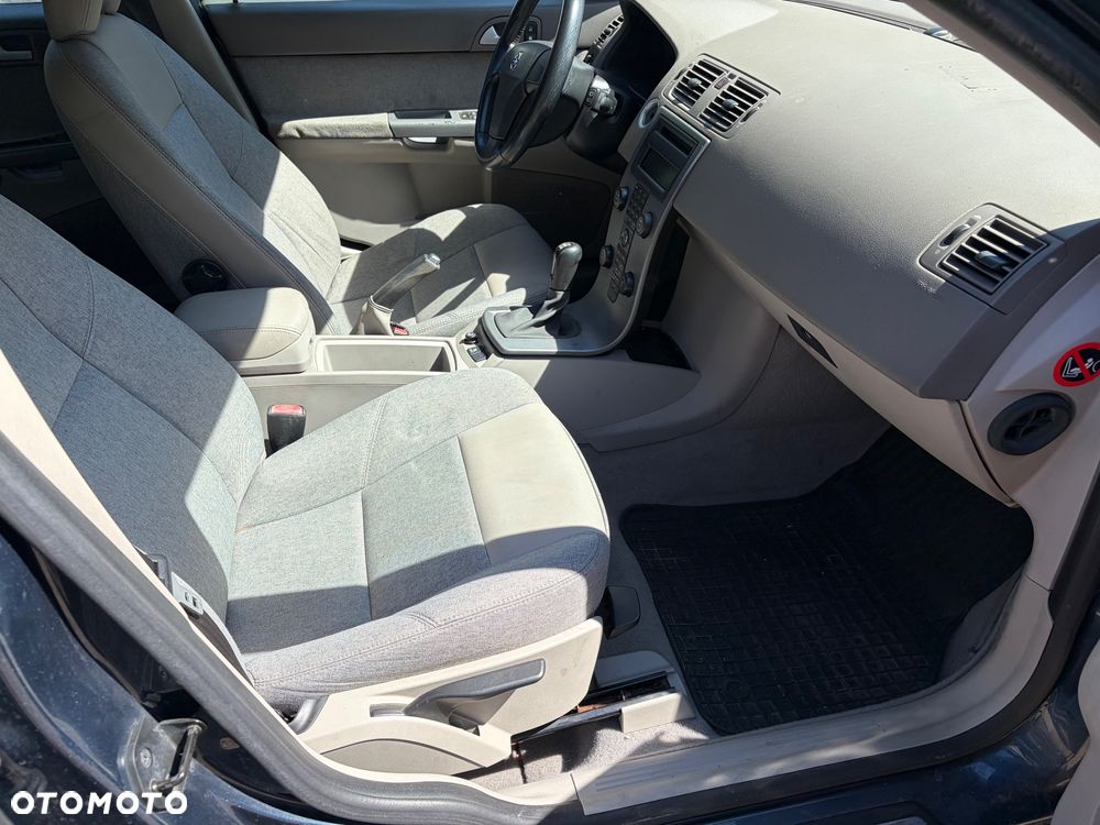 Volvo V50 - 25