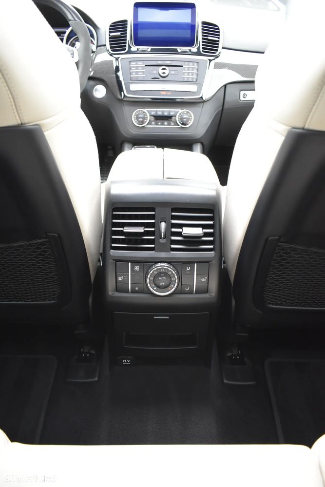 Mercedes-Benz GLS - 27