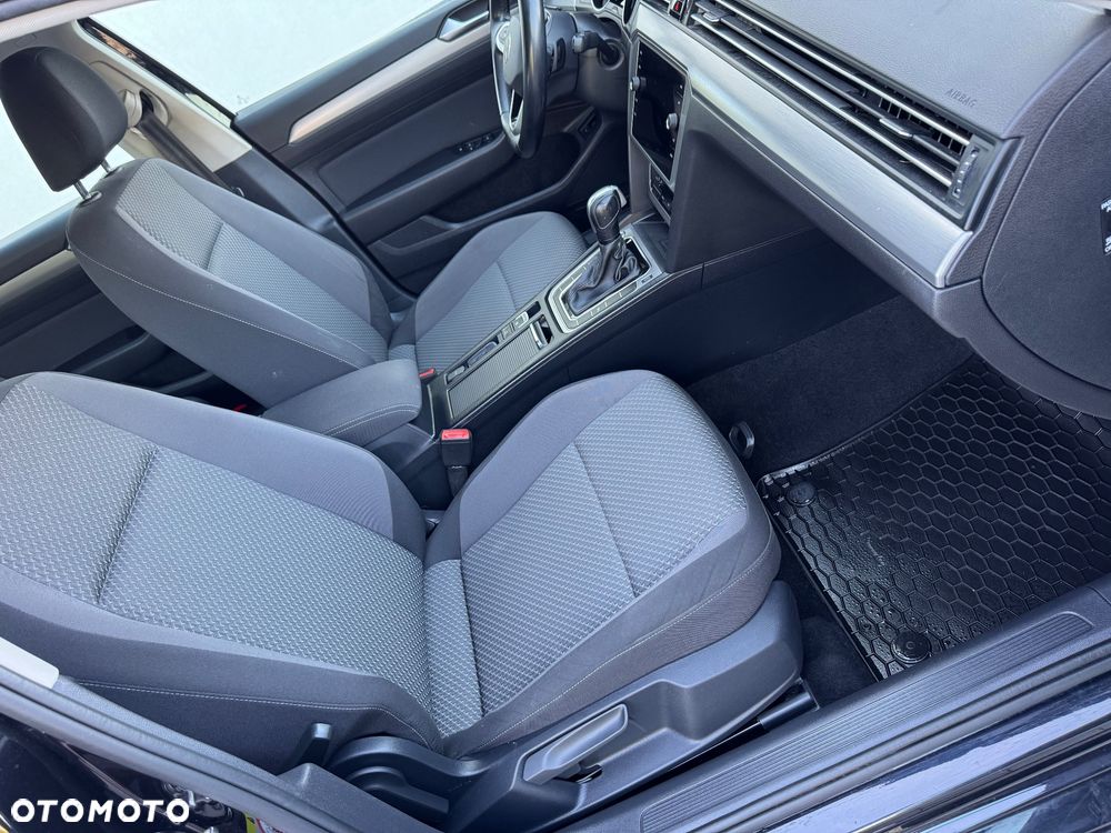 Volkswagen Passat Variant 2.0 TDI SCR DSG Elegance - 24