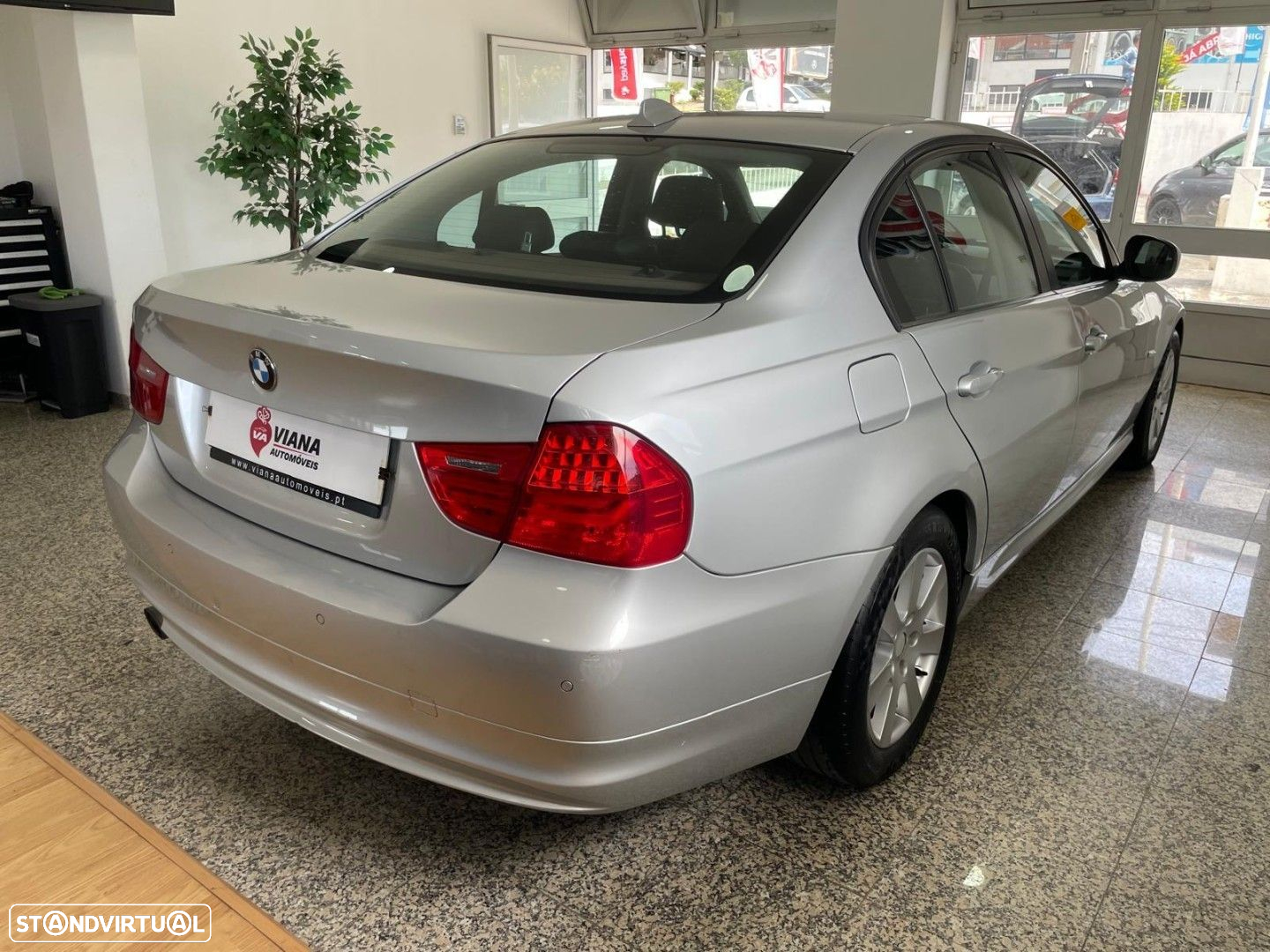 BMW 320 d EfficientDynamics Navigation - 4