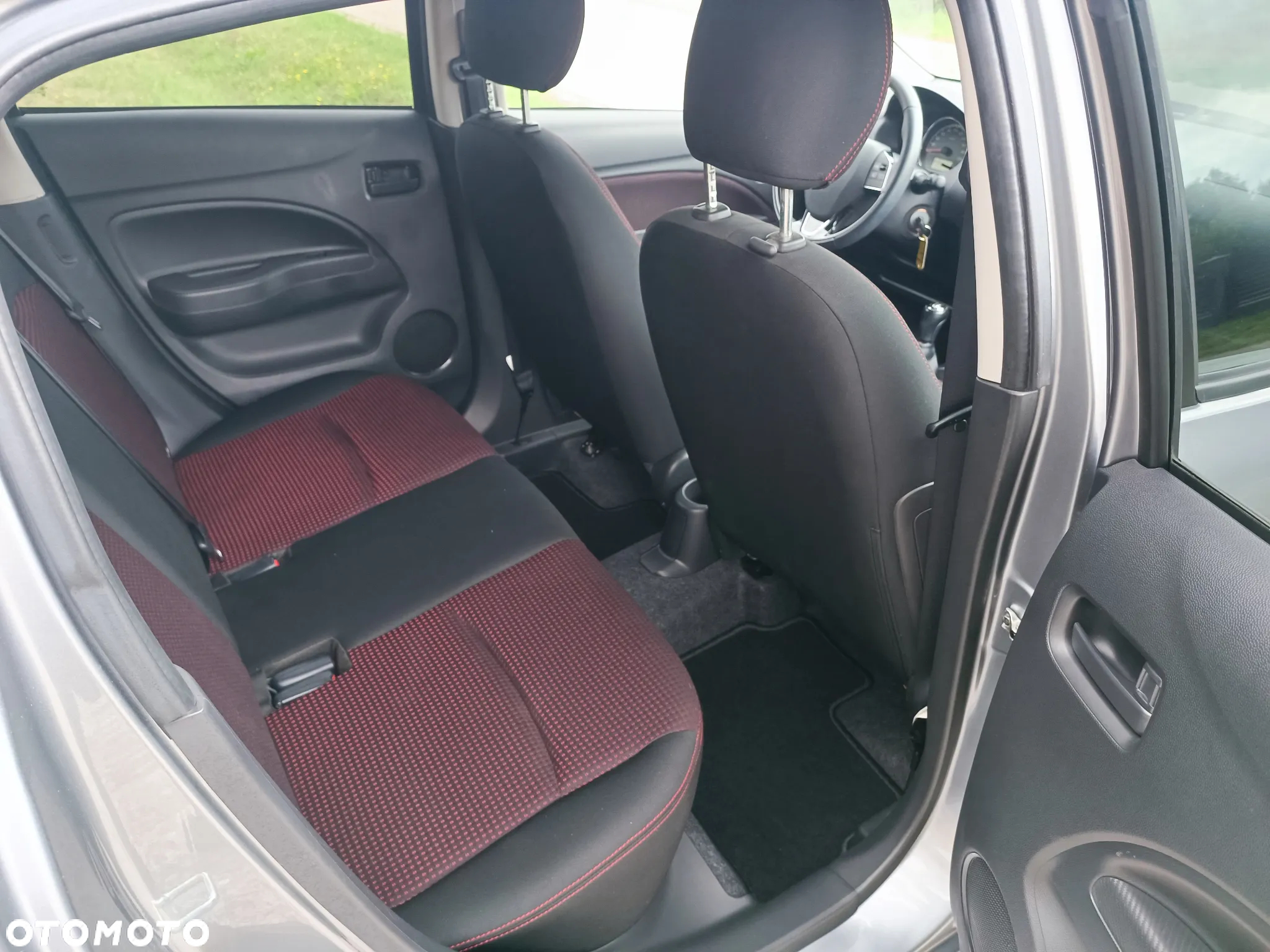 Mitsubishi Space Star AS&G 1.2 Select+ Black - 8