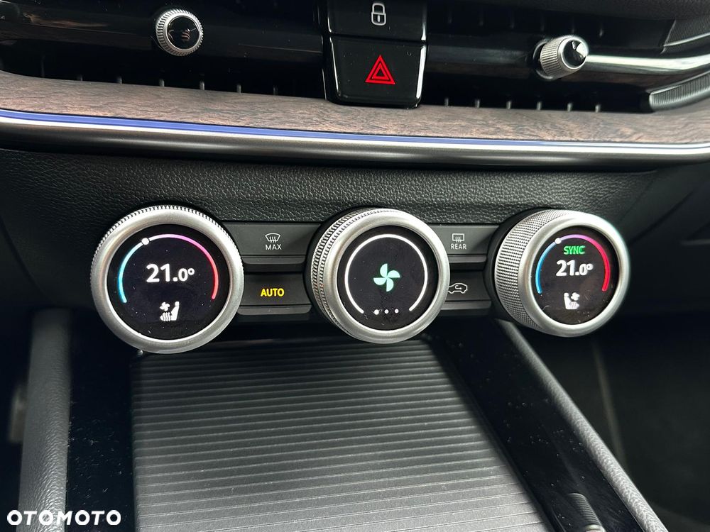 Skoda Superb 2.0 TDI SCR L&K DSG - 16