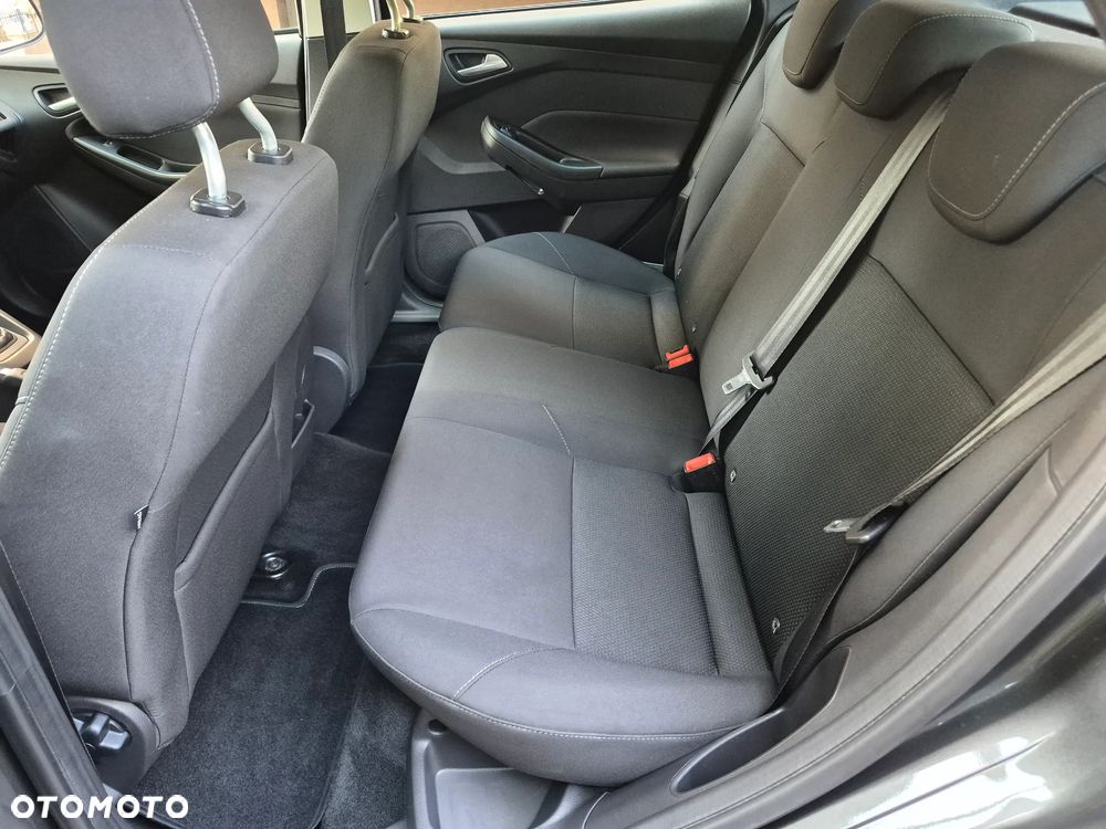 Ford Focus - 25
