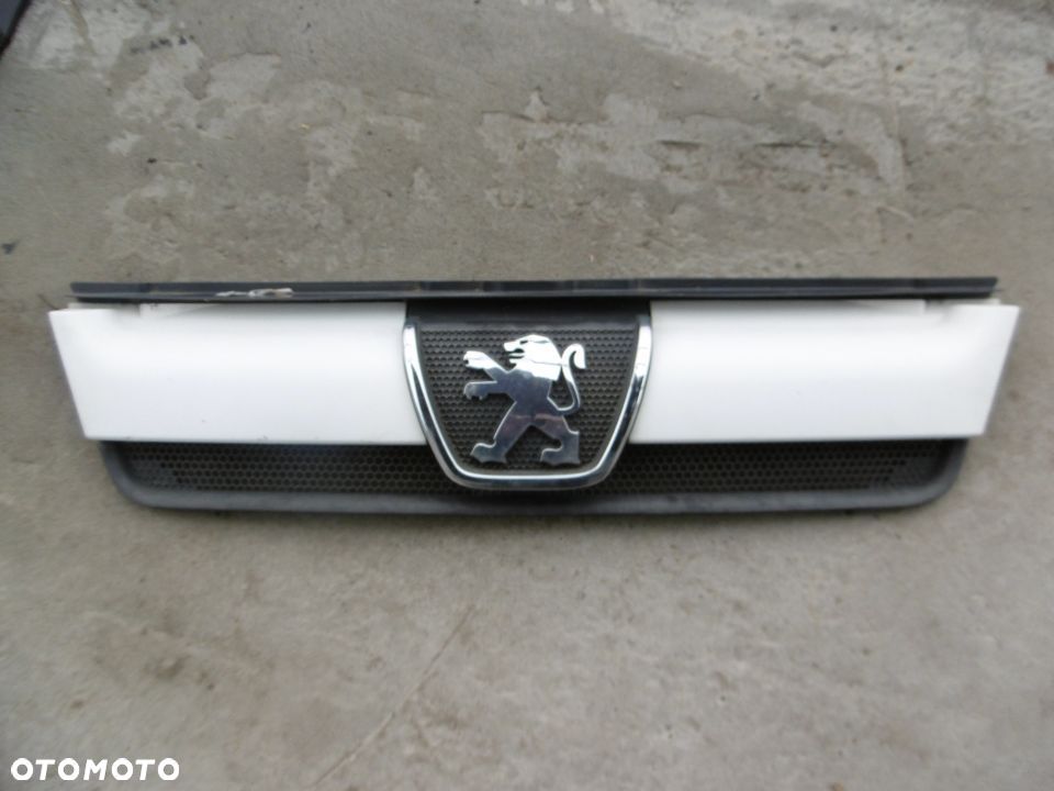 atrapa grill Boxser I LIFT 1304701070 - 1