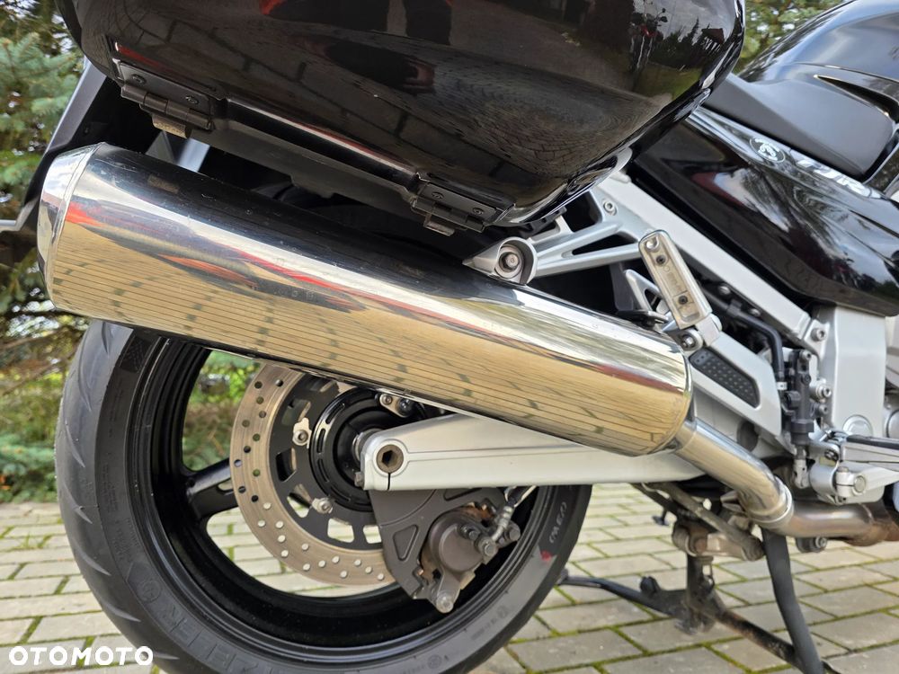 Yamaha FJR - 16