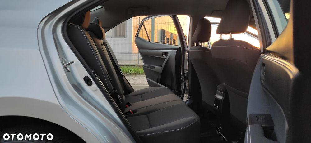 Toyota Corolla 1.6 Comfort - 25