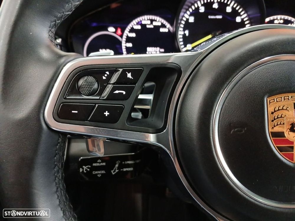 Porsche Panamera Sport Turismo 4 E-Hybrid - 17