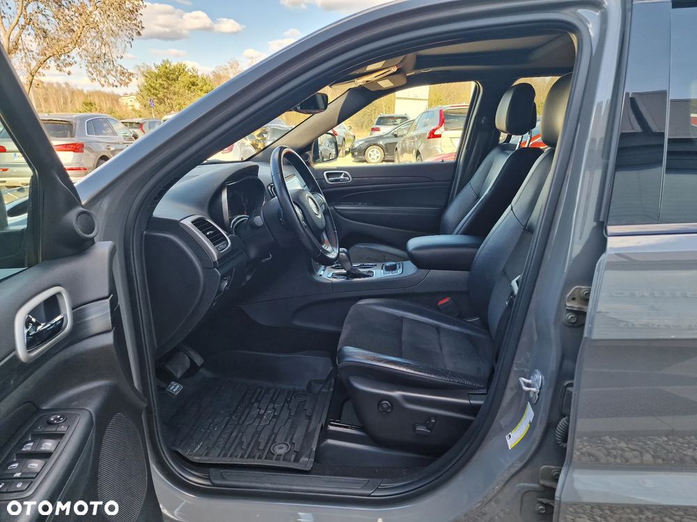 Jeep Grand Cherokee - 14