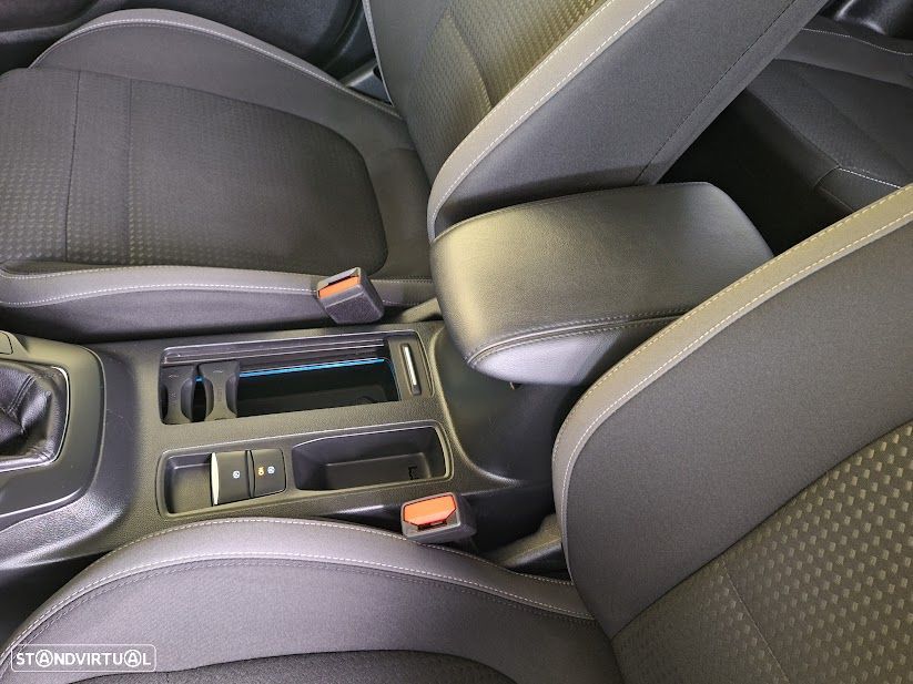 Ford Focus 1.0 EcoBoost MHEV Connected - 8