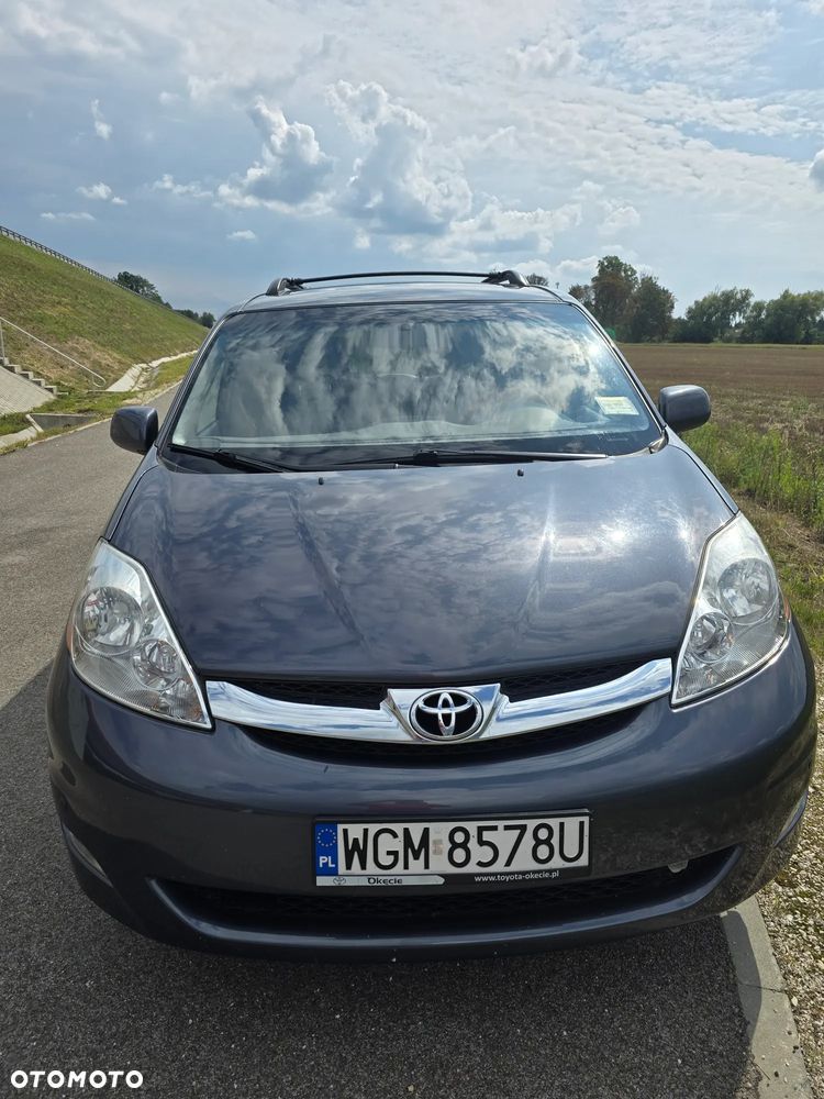 Toyota Sienna 3.5 V6 - 11