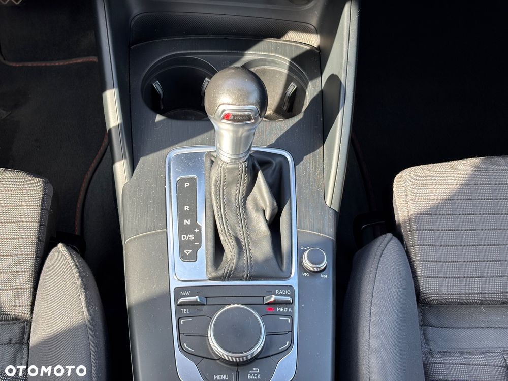 Audi A3 Sportback 2.0 TDI S tronic - 12
