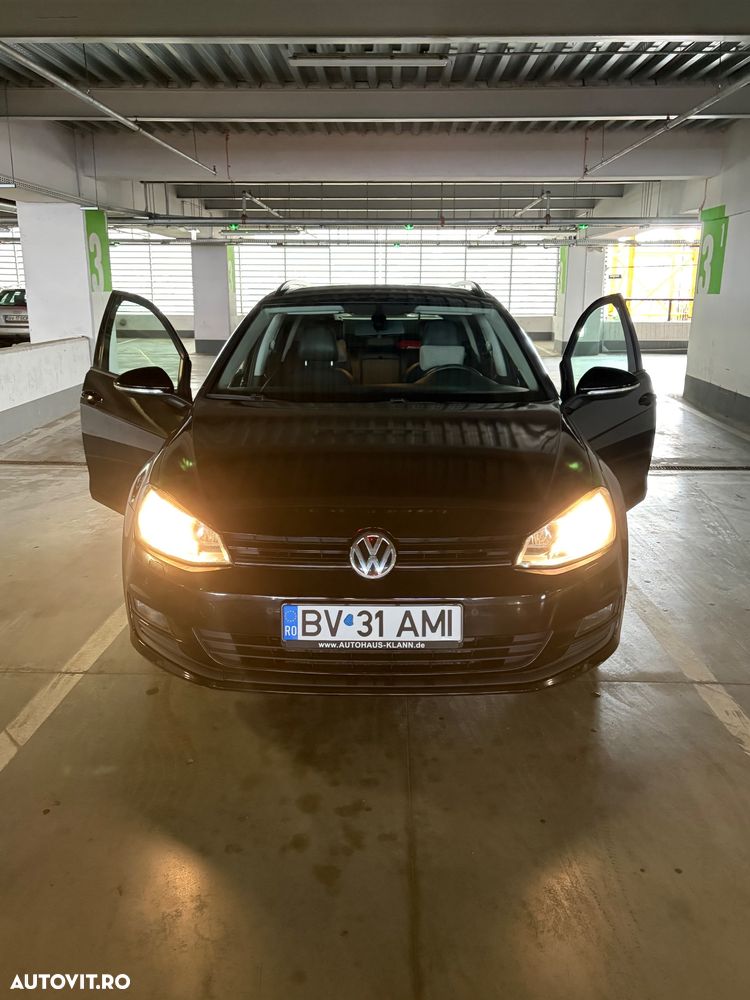 Volkswagen Golf - 1