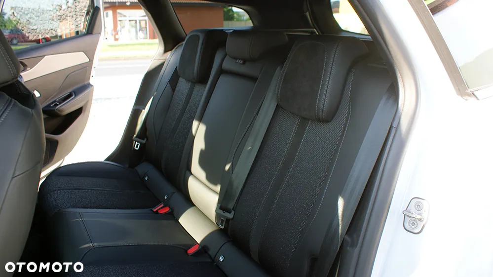 Peugeot 308 Hybrid 180 e-EAT8 Allure - 23