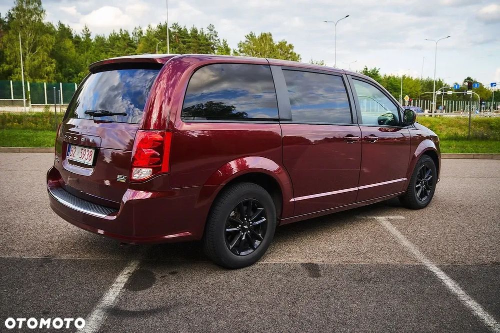 Dodge Grand Caravan - 6