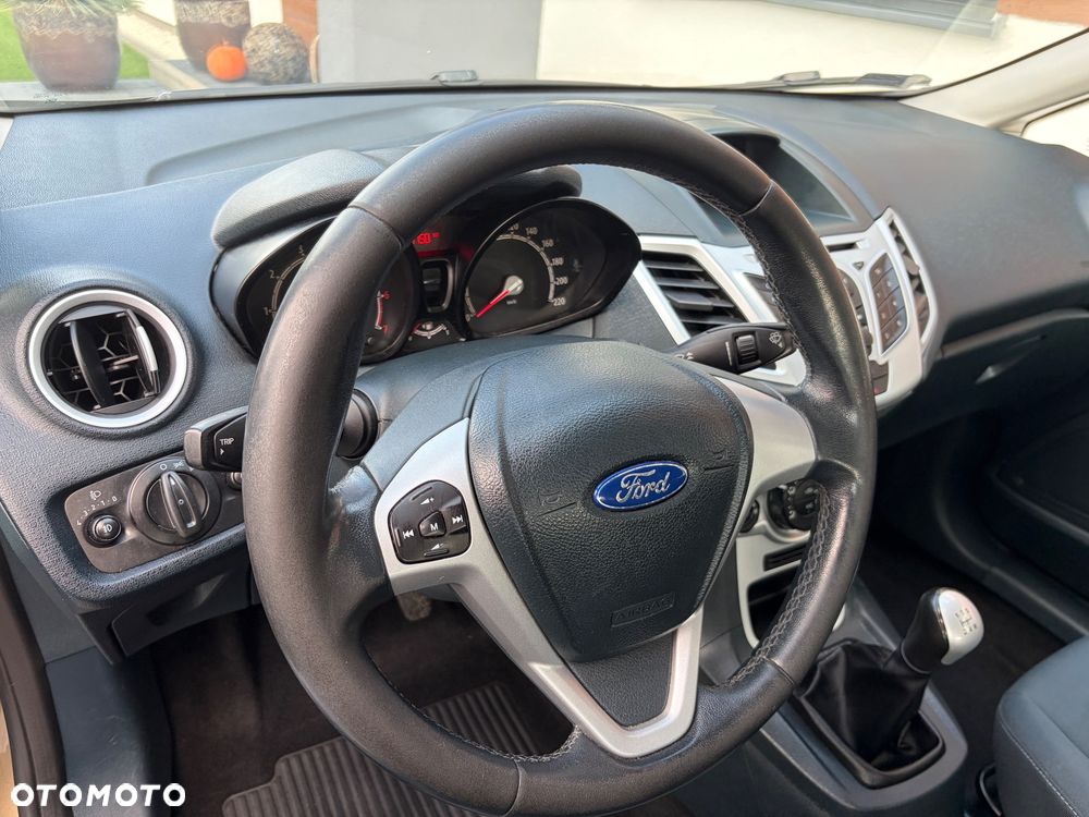Ford Fiesta - 26