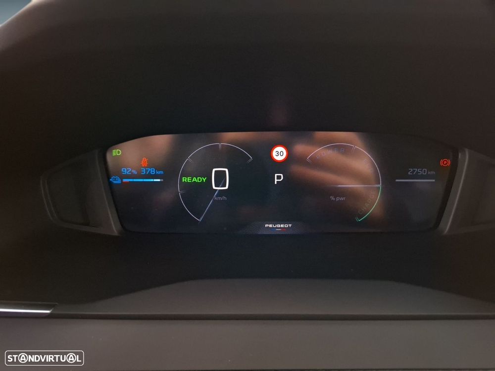 Peugeot e-2008 54 kWh Allure - 14