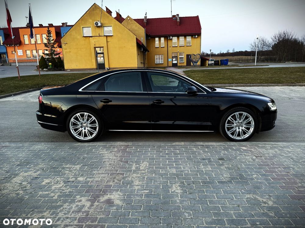 Audi A8 4.2 TDI DPF (clean diesel) quattro tiptronic - 32