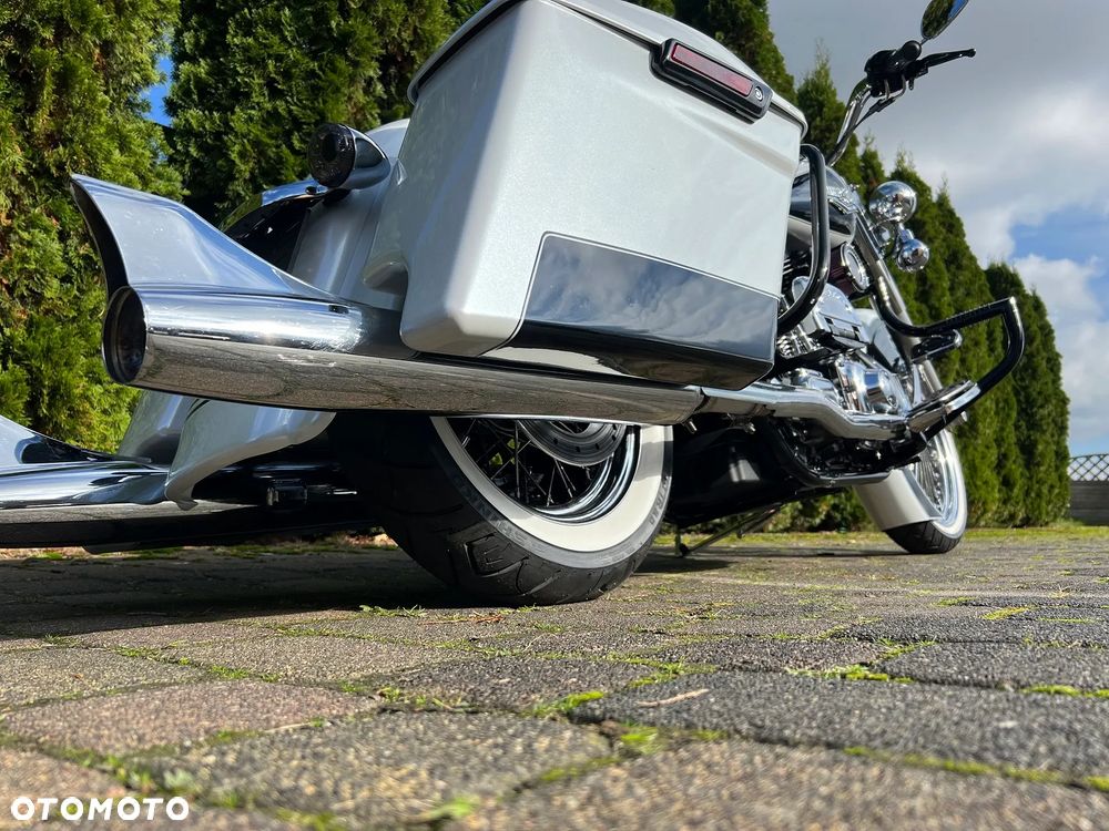 Harley-Davidson Touring Road King - 24