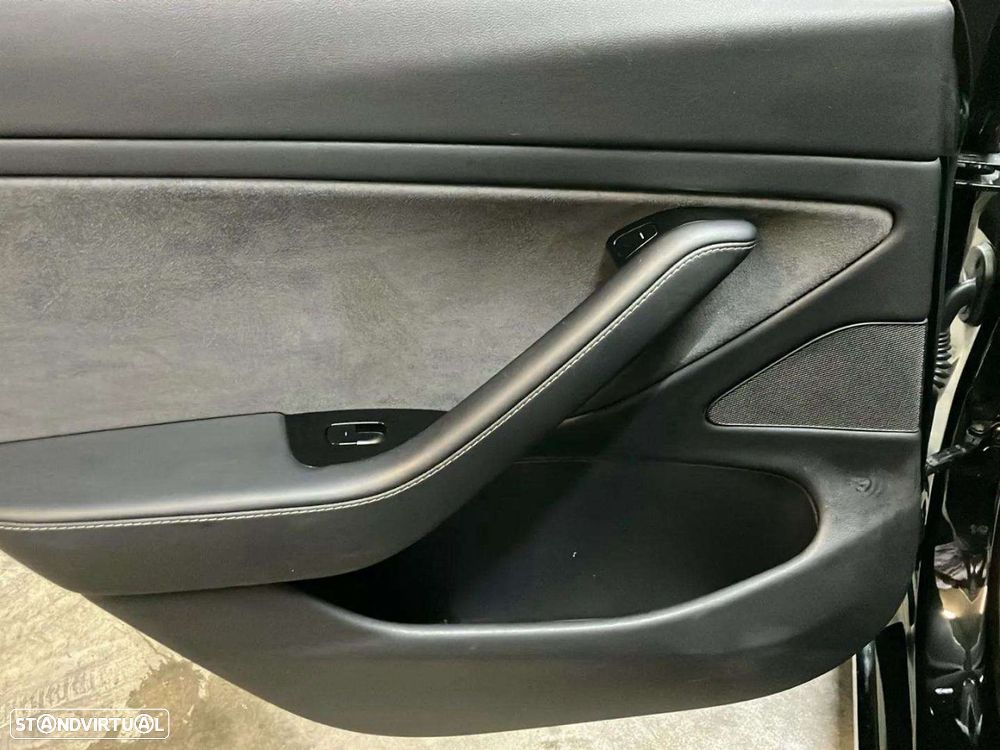 Tesla Model 3 - 23