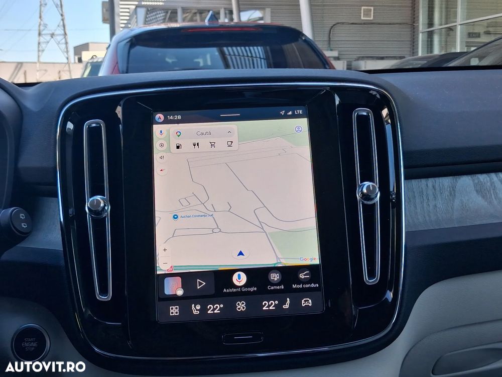 Volvo XC 40 B3 AT FWD MHEV Plus Dark - 18
