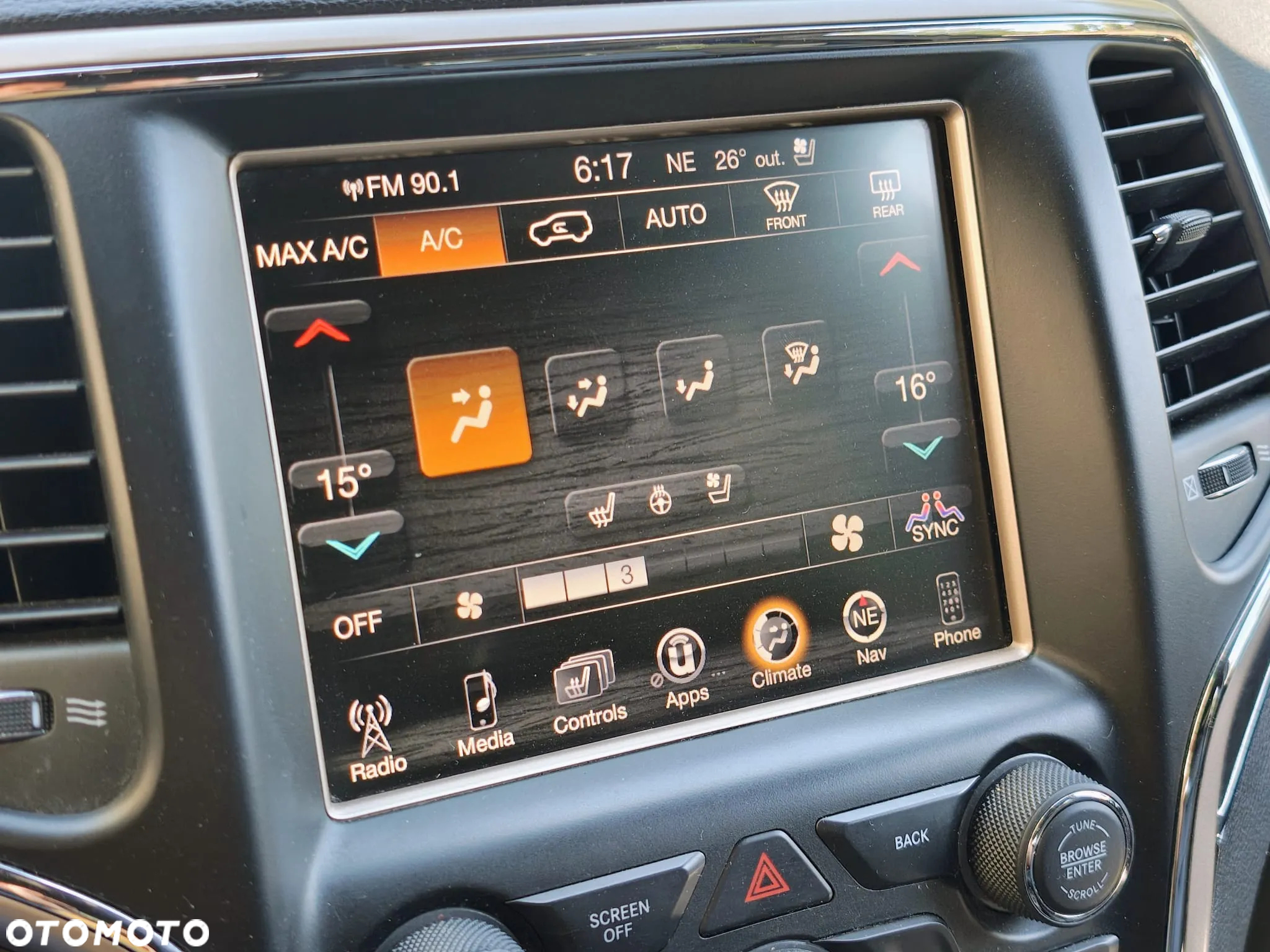 Jeep Grand Cherokee - 16