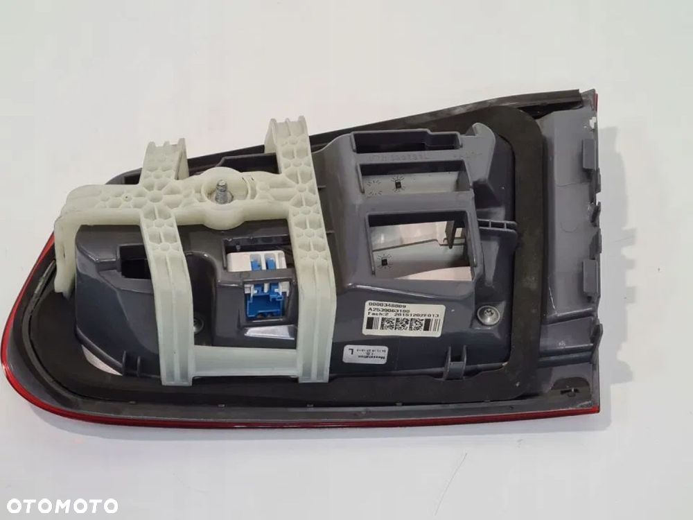 NOWA LAMPA LEWY TYŁ LED MERCEDES GLC X253 A2539063100 3PINY - 3