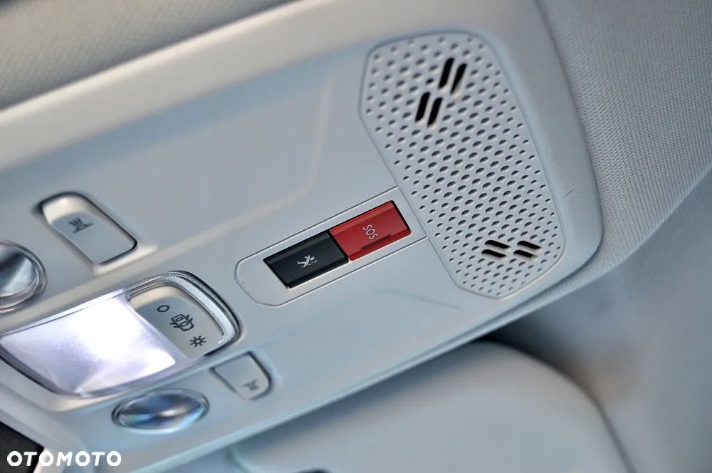 Peugeot 2008 BlueHDi 130 Allure S&S EAT8 - 34