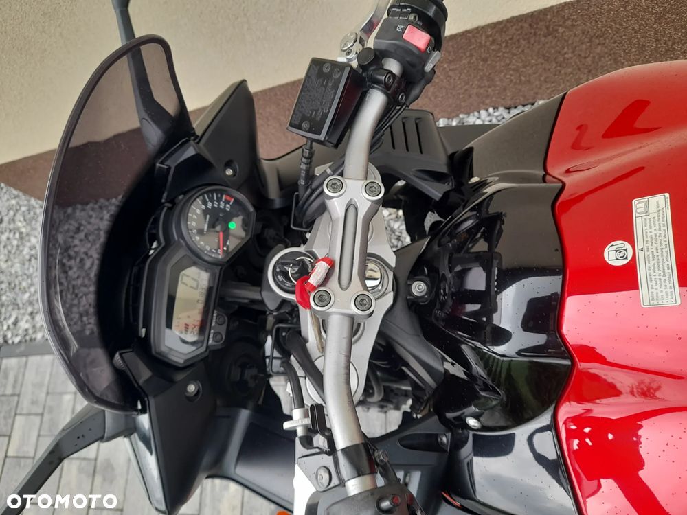 Yamaha FZ - 28