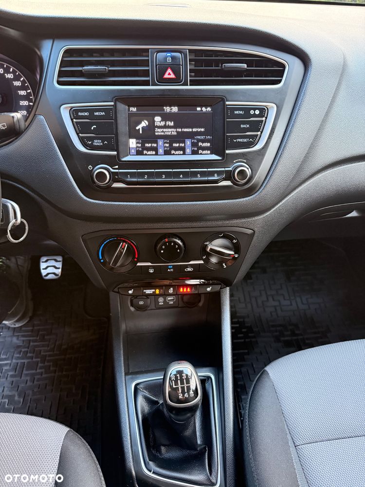 Hyundai i20 1.4 Premium - 10