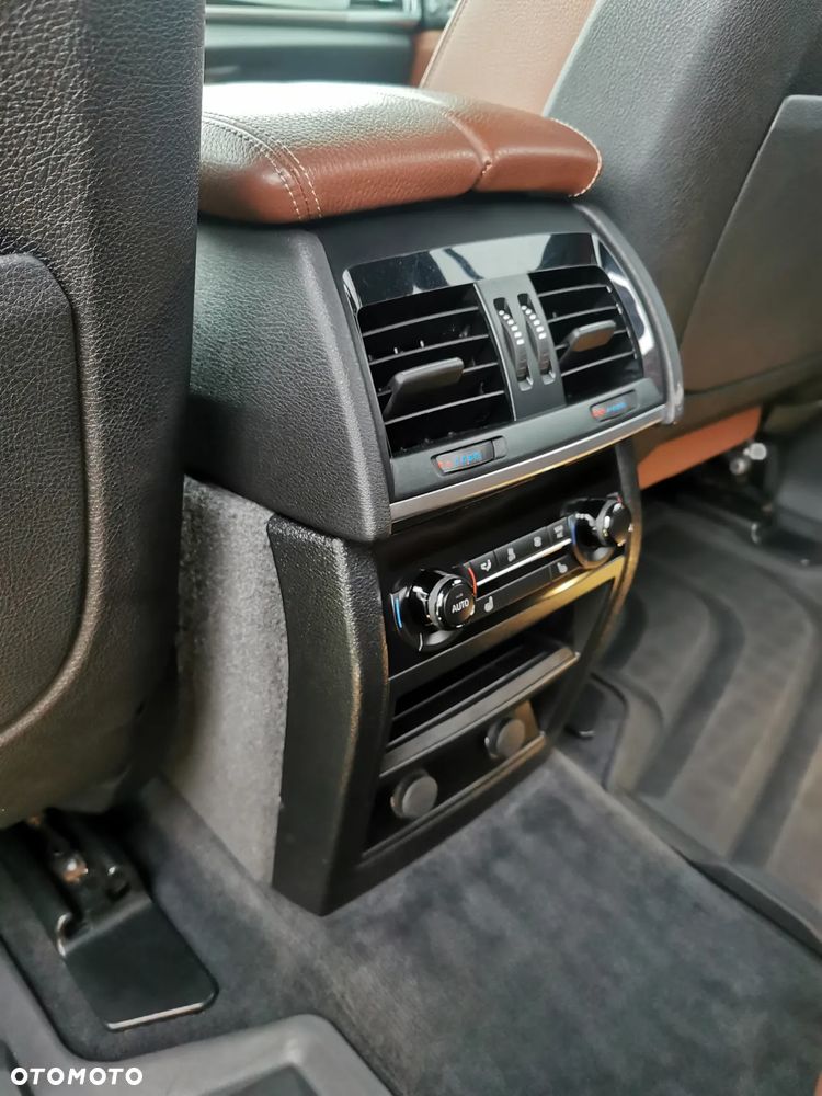 BMW X5 xDrive35i - 22