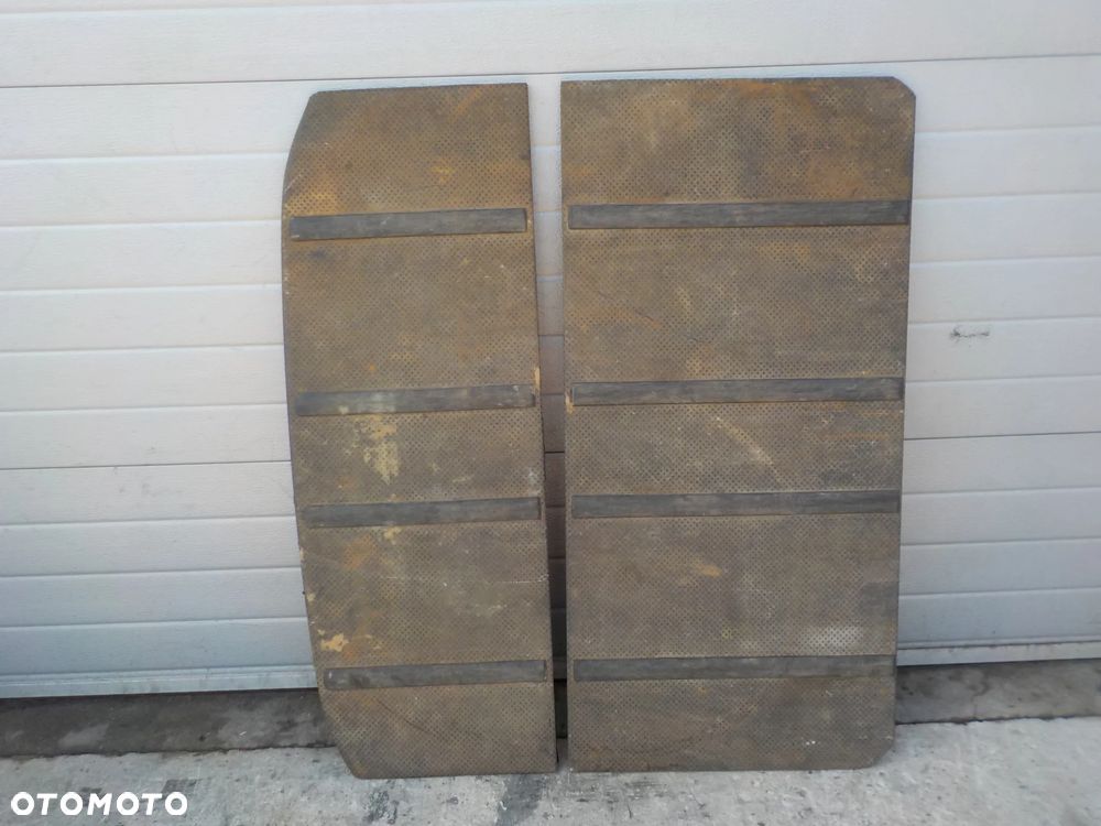 NISSAN X-TRAIL T31 WYKŁDZINA BAGAŻNIKA