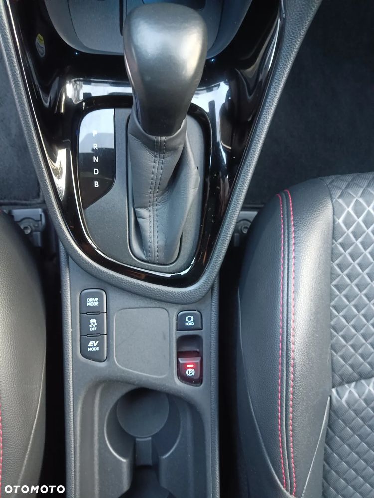 Toyota Yaris Hybrid 100 Premium - 20