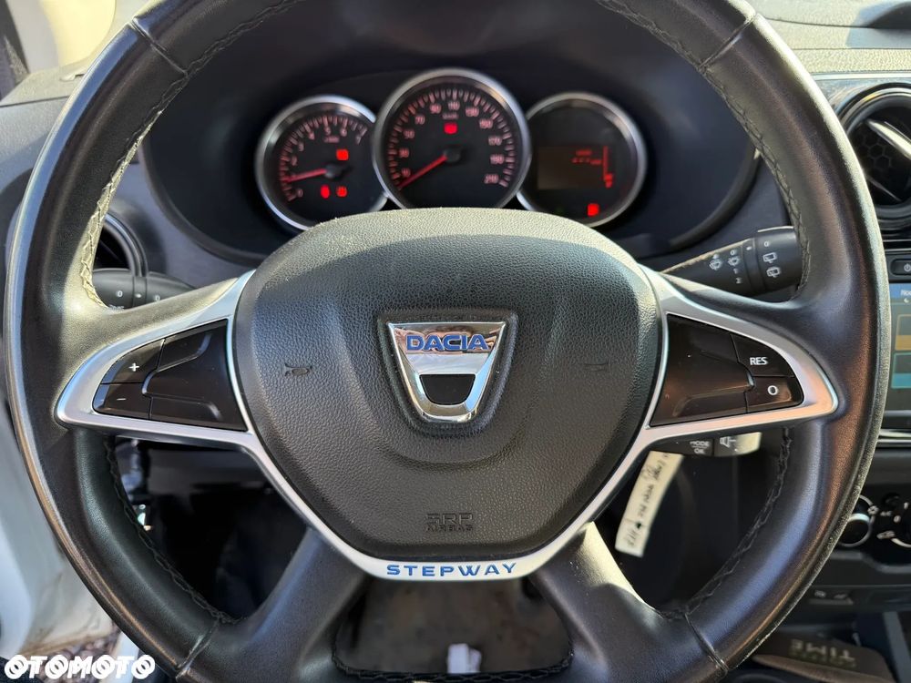 Dacia Lodgy 1.5 Blue dCi Stepway S&S - 11